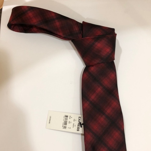 NWT EXPRESS MEN’s TIE. Red/Black - Picture 1 of 3